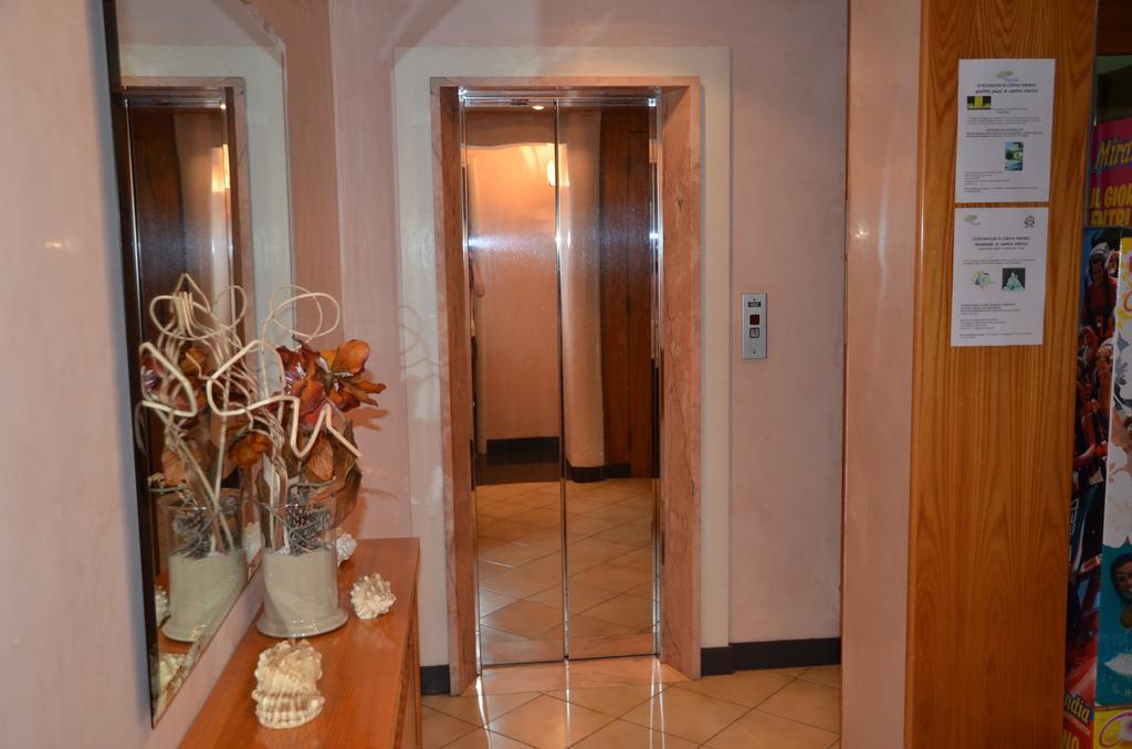 Hotel Monique Cervia Luaran gambar