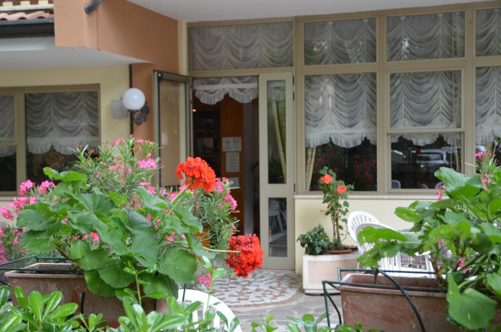 Hotel Monique Cervia Luaran gambar